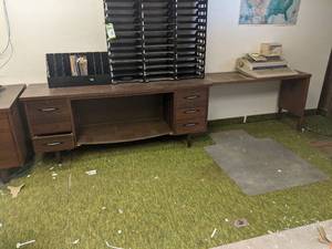 lot 104 image: Wood Office Desk w Extension