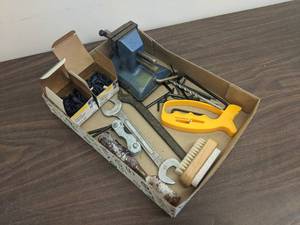 lot 121 image: Small Vice and Assorted Hand Tools