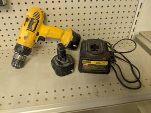 lot 126 image: DeWalt Cordless 9.6V Drill w Charger