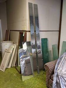 lot 161 image: Lot of 4 Assorted Mirrors