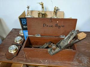 lot 185 image: Craftsman Wood Planes in Wood Tool Box, Shooting Trophies and Barometer