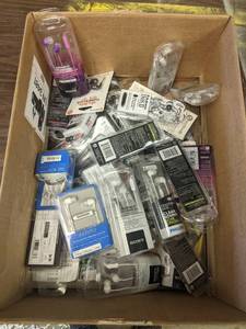 lot 196 image: Lot of 36 Assorted NEW Earbuds - Assorted Brands