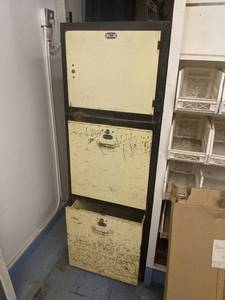 lot 205 image: Vintage Metal Locking Cabinet