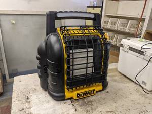 lot 8 image: DeWalt F332100 12,000 BTU Cordless Portable Propane Radiant Heater