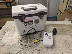 lot 9 image: ENGEL Live Bait Cooler