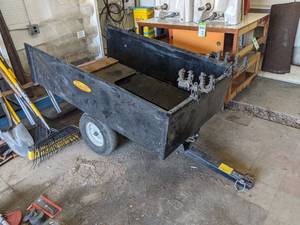 lot 3 image: Scorpion Metal Yard Trailer w Assorted Brackets