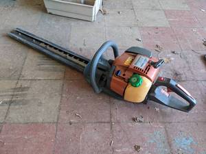 lot 5 image: Husqvarna Hedge Trimmer - Ready to Work