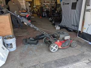 lot 2 image: Snapper 21 Steel Deck Recycling Push Mower 190cc