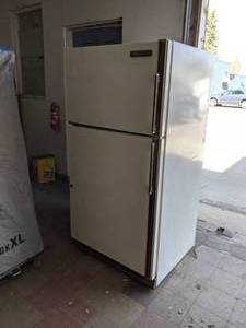 lot 242 image: Garage Fridge - NEEDS a Good Cleaning