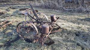lot 226 image: John Deere 2-Row Horse Drawn Planter