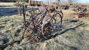 lot 230 image: Early John Deere Implement