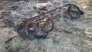 lot 237 image: Early Automotive Frame and Axle