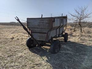 lot 29 image: Flare Wagon
