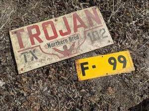 lot 50 image: Vintage TROJAN Northern Bred Sign  1 Corn Marker