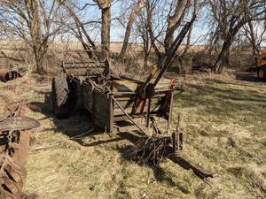 lot 208 image: Manure Spreader