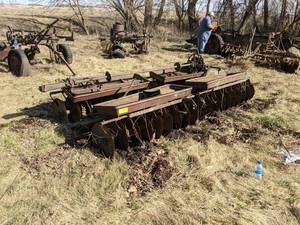 lot 209 image: Disk Harrow - About 11 Wide