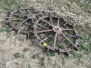 lot 90 image: Set of Steel Wheels for OLIVER 60 Tractor