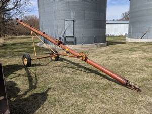 lot 6 image: Viking 27 x 6 PTO Driven Grain Auger