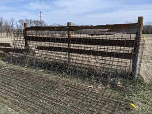 lot 96 image: Lot of 5 Cattle Panels  Fence