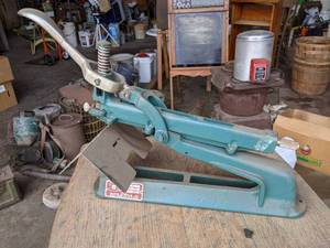 lot 143 image: ACME Industrial Stapler - Model 731465