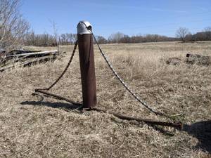 lot 62 image: Vintage Pamline Cattle Oiler - Palo Alto MFG Emmetsburg IA