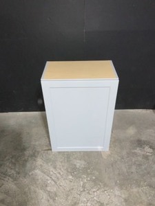 lot 43 image: HAMPTON BAT DESIGNER SERIES MELVERN ASSEMBLED 21X30X12 IN. WALL KITCHEN CABINET HERON GRAY. SEE PICTURES