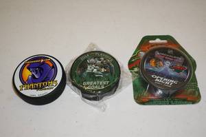 lot 43 image: 3 Commemorative Hockey Pucks