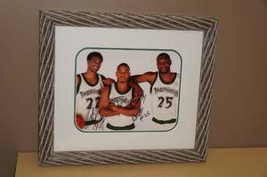 lot 47 image: Timberwolves Signed Picture - Brewer, Jefferson, Foye