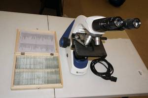 lot 96 image: PSS Select Microscope with Slides