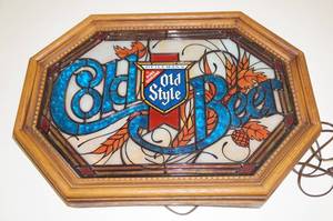 lot 67 image: Vintage Old Style Beer Sign