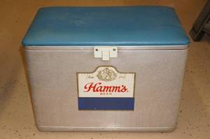 lot 61 image: Vintage Hamms Beer Cooler - Blue Top