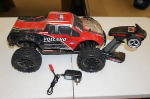 lot 88 image: RedCat Volcano Remote Control Truck