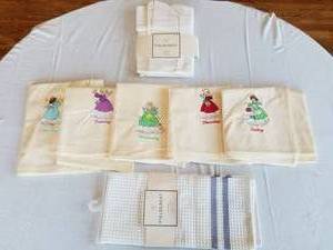 lot 29 image: Kitchen Textiles