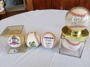 lot 39 image: Autographed Hrbek Baseball