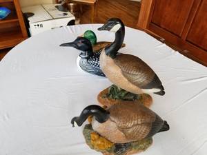 lot 44 image: Ceramic and Wood Waterfowl