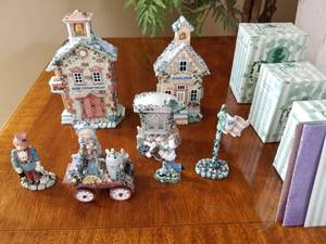lot 47 image: Figurines