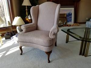 lot 2 image: Drexel Heritage Wingback Chair