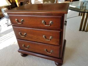 lot 113 image: 3 Drawer Lamp Table