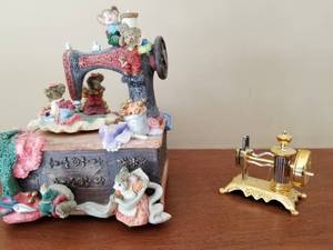 lot 115 image: Sewing Collectibles