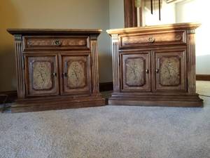 lot 124 image: Matching Nightstands
