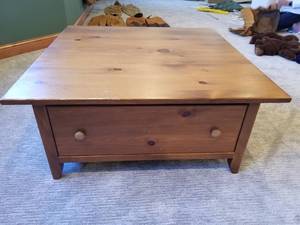 lot 59 image: Coffee Table