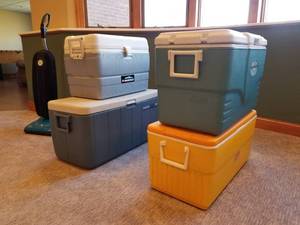 lot 72 image: 4 Coolers