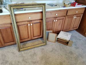 lot 75 image: Frames