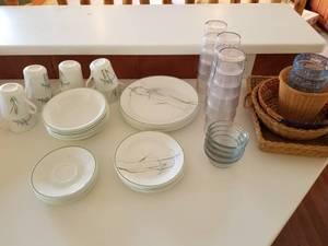 lot 76 image: Corelle Dishes