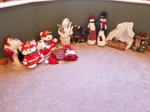 lot 80 image: Christmas Lot #1