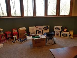 lot 81 image: Christmas Lot#2