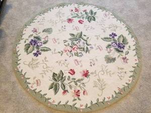 lot 104 image: Handmade Wool Rug