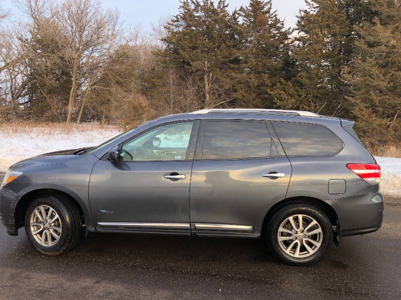 2014 Nissan Pathfinder SL Hybrid - 1 OWNER - 4x4