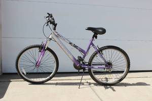 MAGNA Great Divide Hard Tail 26 Womens Mountain Bike