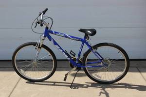 MAGNA Great Divide Mens Mountain Bike
